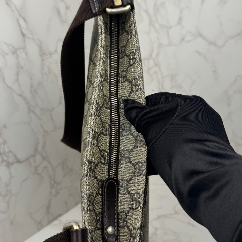 Gucci Flat Messenger Monogram Brown - image 6